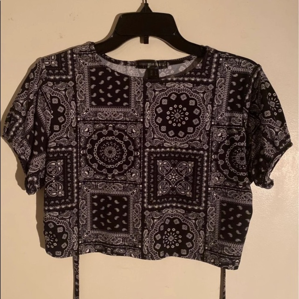 Black Mandala Pattern Crop Top